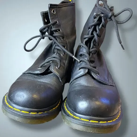 Dr. Martens | Shoes | Womens Size 1 Dr Martens Black Leather  display picture 2